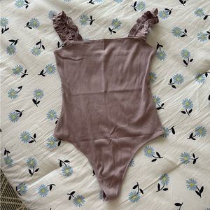 Aritzia Sunday Best Stretchy bodysuit